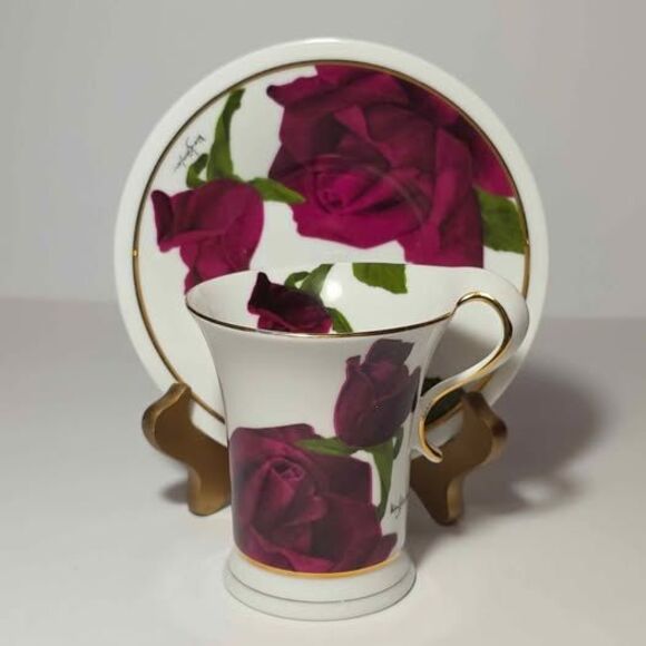 Naremoa Teacup and Saucer Roses - Picture 9 of 9